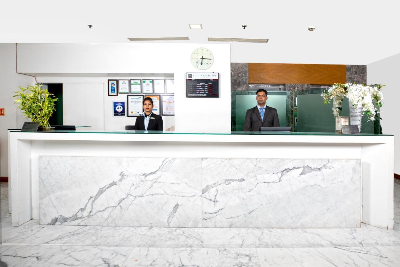 Отель Yogi Executive, Нави Мумбаи Экстерьер фото